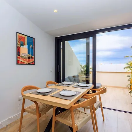 3br Portview Luxury Penthouse & Terrace Nyaraló *