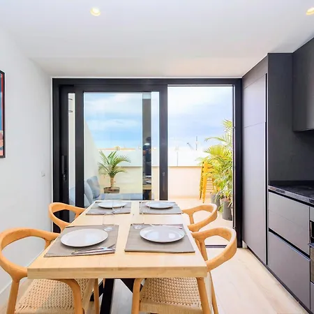 3br Portview Luxury Penthouse & Terrace Nyaraló *